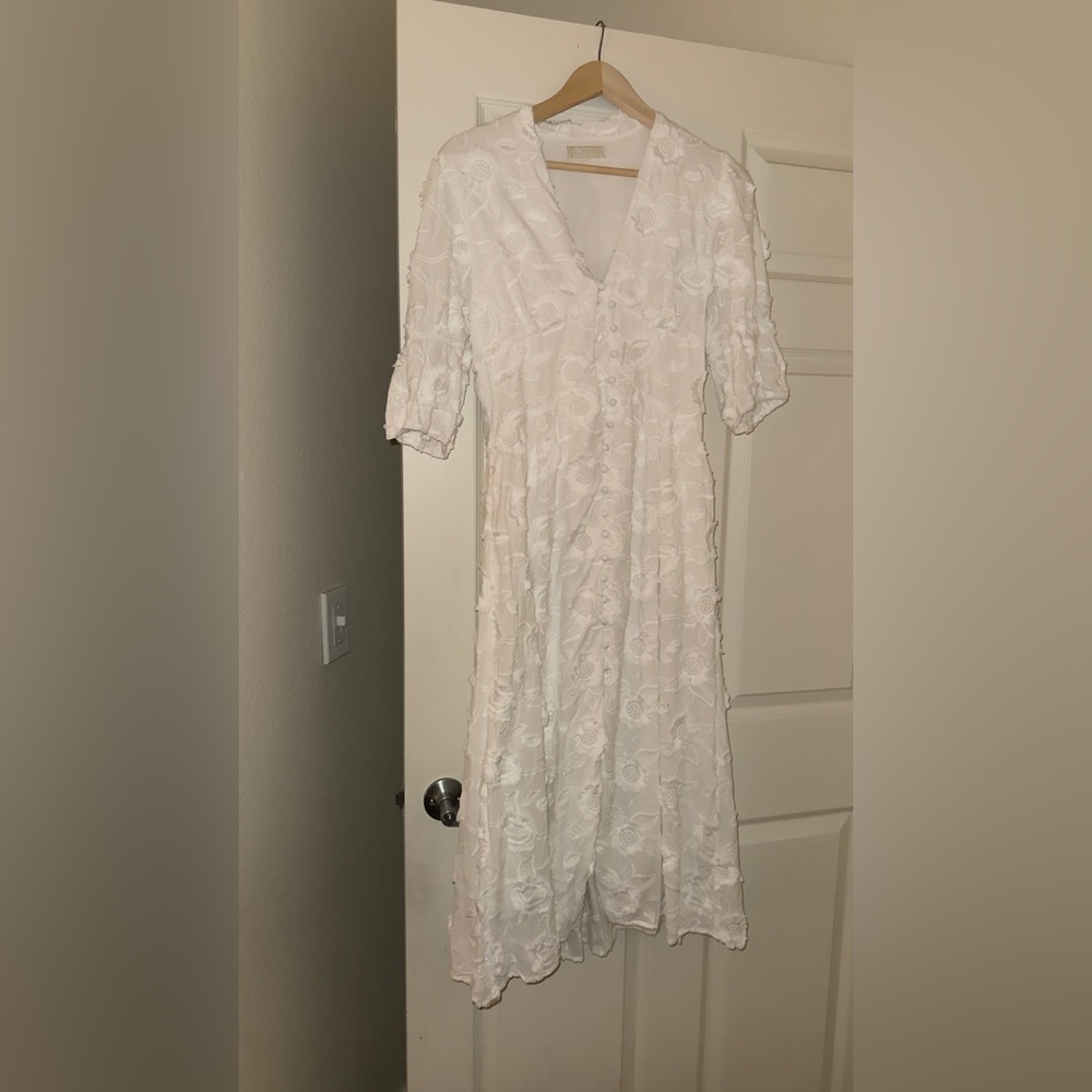 Elegant White Midi Dress